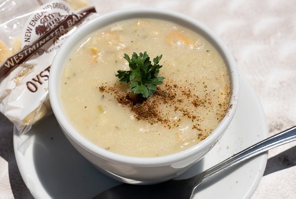 Barbara’S Fish Trap Clam Chowder Recipe: Savory Delight!